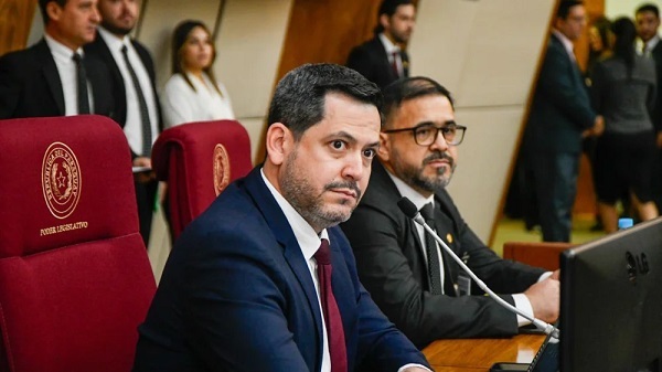 Raúl Latorre consigue tercer mandato como presidente de Diputados