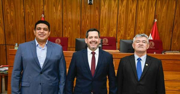 Diario HOY | Reeligen a Raúl Latorre en la presidencia de Diputados