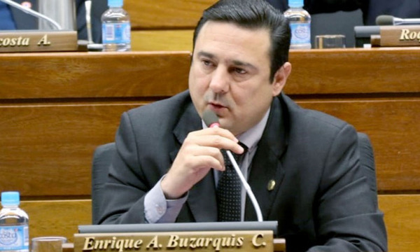 "Si el presidente no se desprende de sus ministros, es cómplice". La oposición impulsa la destitución de la ministra de Salud - OviedoPress