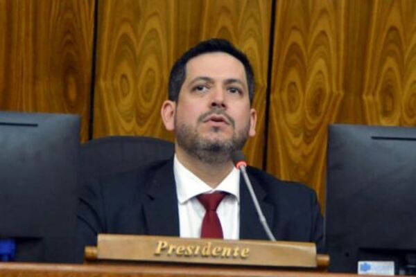 Raúl Latorre es reelecto por tercera vez presidente de Diputados - Unicanal