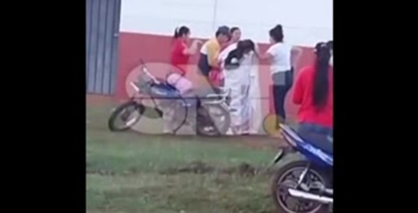Mujer dio a luz en el patio de una USF en Edelira - SNT