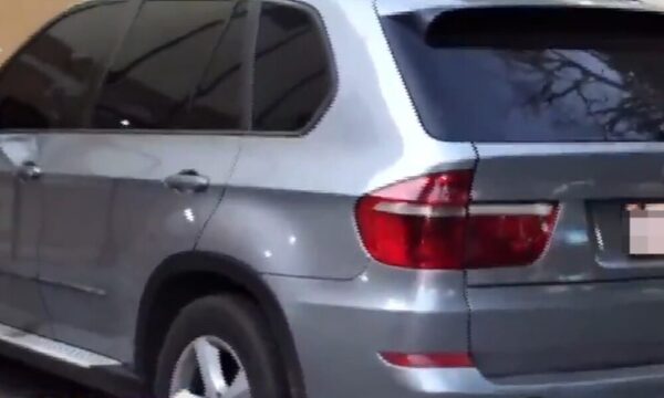 Roban camioneta tras olvidar las llaves en un bar de Carmelitas