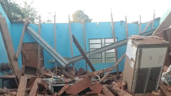 EL TECHO Y PARTE DE LA PARED DE LA USF DE YAGUARÓN SE DERRUMBÓ