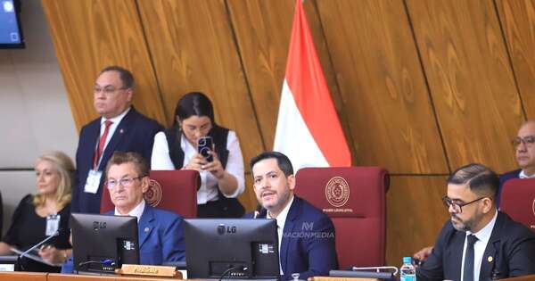 La Nación / Raúl Latorre fue reelecto como presidente de la Cámara de Diputados con el 93% de los votos