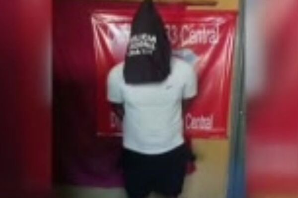 Detienen a hombre por golpear a su hijastro de 3 años en J. Augusto Saldívar - SNT