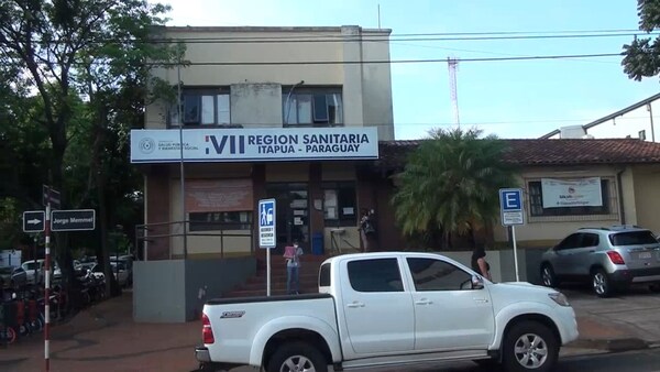 Mujer da a luz en el patio de la USF de Edelira