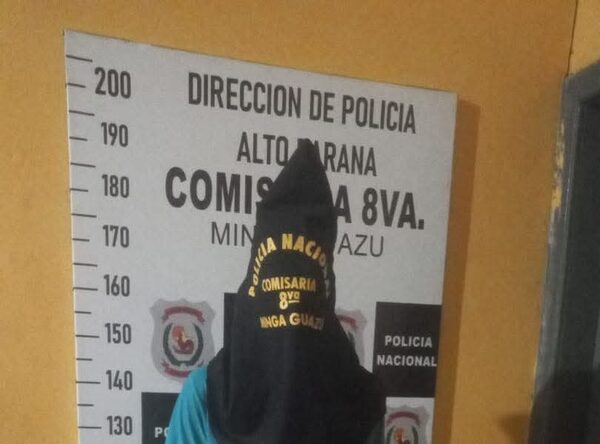Golpeó a su hija con palo de escoba y quedó preso
