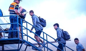 Este sería el plan B de Cerro: Si no llega la autorización, vendrá un avión peruano