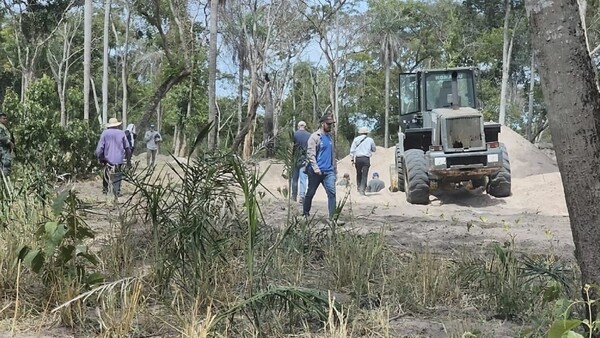 Perforan un terreno en busca de Félix Urbieta en Horqueta