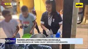 Video: padres expresan apoyo a directora que denunció “kure caldo” servido a estudiantes - ABC Noticias - ABC Color