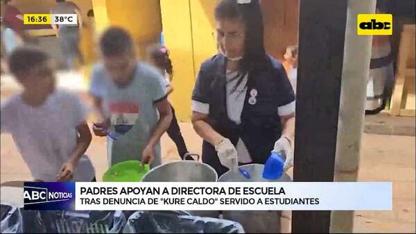 Video: padres expresan apoyo a directora que denunció “kure caldo” servido a estudiantes - ABC Noticias - ABC Color