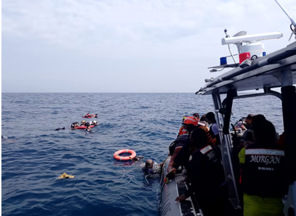 Dos paraguayos sobreviven a naufragio en Colombia junto a 40 turistas