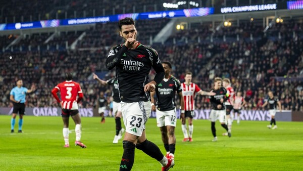 Arsenal humilla a PSV Eindhoven y deja todo resuelto