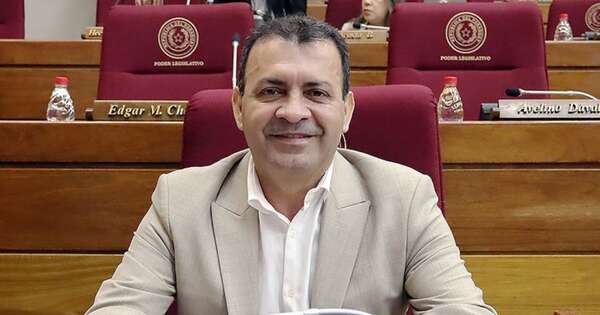 La Nación / Del Puerto presentó informe de gestión de la Comisión Permanente del Congreso