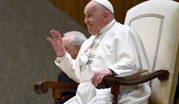 El Papa Francisco sigue estable y se reanudará la ventilación mecánica - Unicanal