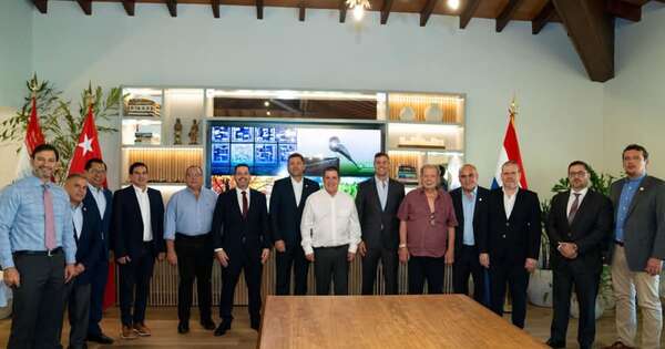 La Nación / Primera reunión del año del Comando estuvo enfocada en las internas municipales