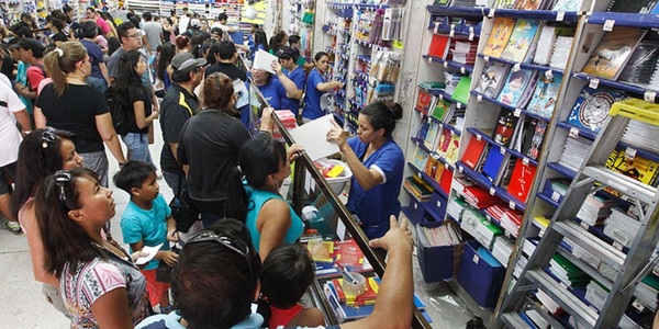 Educación y combustibles elevan inflación en febrero