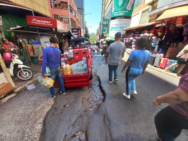 El sector sur del microcentro de CDE sigue pareciendo un campo de batalla - La Clave