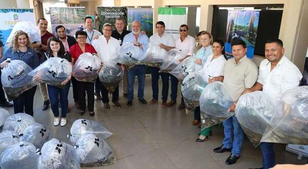 Binacional inició temporada de entrega de peces producidos en su Estación de Acuicultura