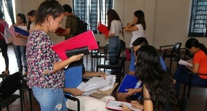 Recibirán documentos para renovación de becas en Ñeembucú