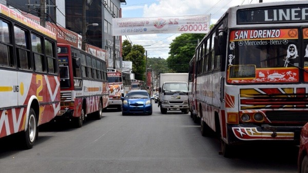 Paro de buses en San Lorenzo: choferes exigen aguinaldo y rechazan medida judicial - ADN Digital
