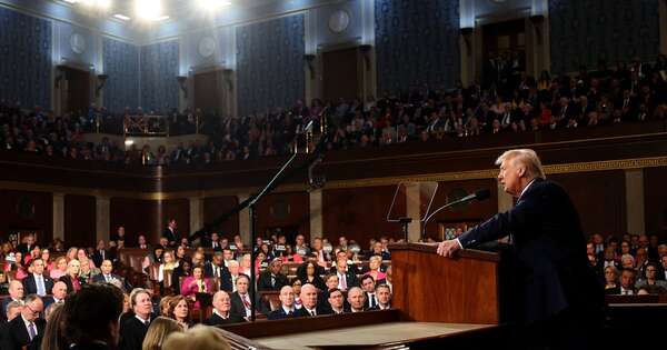 La Nación / EE. UU.: Trump da el discurso más largo de un presidente ante el Congreso