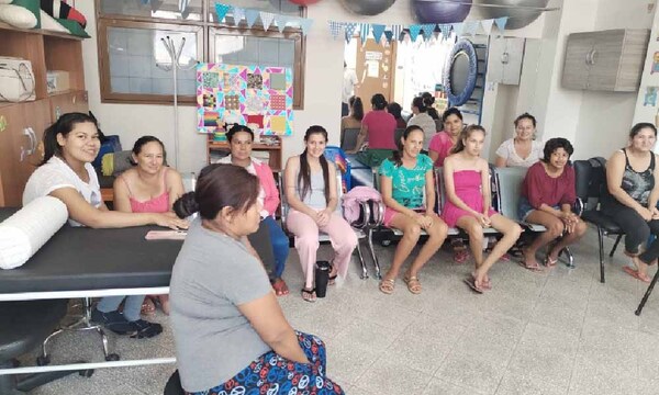 Instruyen a madres del albergue del Hospital Materno Infantil de Coronel Oviedo – Prensa 5