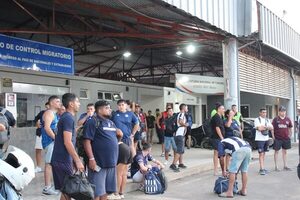 Llegan al país más de 2000 hinchas argentinos para la final de la Supercopa Internacional de la AFA - .::Agencia IP::.
