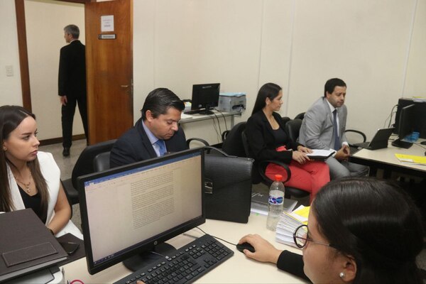 Chats de Lalo: Fiscalía reconoce que si investiga a Orlando Arévalo y entregará copias a la defensa - Judiciales.net
