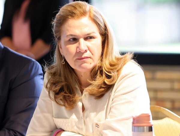 "Hacen de la salud pública un negocio" · Radio Monumental 1080 AM
