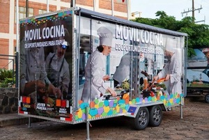 El móvil cocina de la Gobernación de Itapúa se convirtió en un éxito rotundo