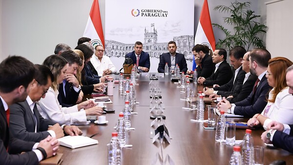 Reunión de Santiago Peña y su Gabinete: Creen que hacen mucho, pero se comunica poco