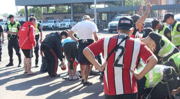 Unos tres mil argentinos ingresaron al país para la final en La Nueva Olla