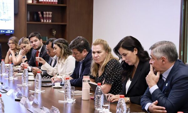 Café presidencial: Peña exige a sus ministros mejores resultados