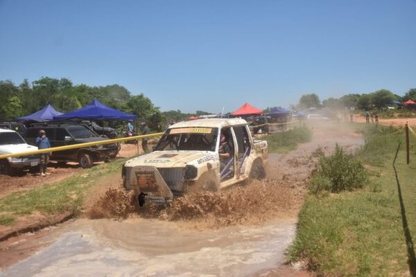 El rugir de las poderosas 4 x 4 llega a Villarrica - ADN Digital