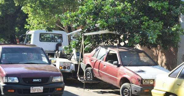 Diario HOY | Buscan retirar vehículos abandonados de la calle a través de un proyecto