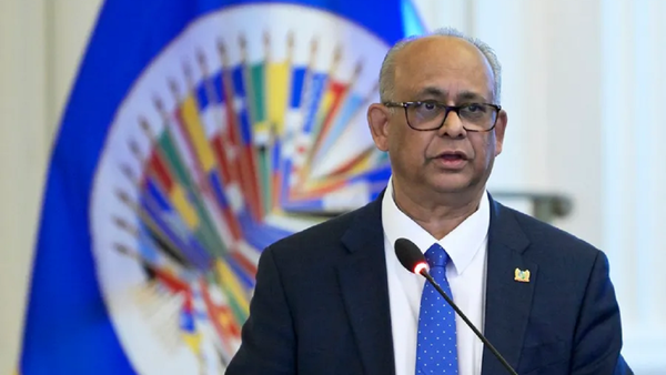 Más países apoyan a Ramdin para liderar la OEA y chances de canciller paraguayo se reducen
