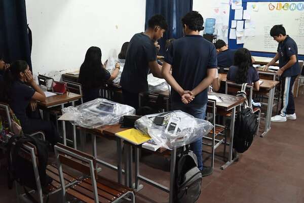 Kits escolares llegaron incompletos, denuncian estudiantes - Nacionales - ABC Color