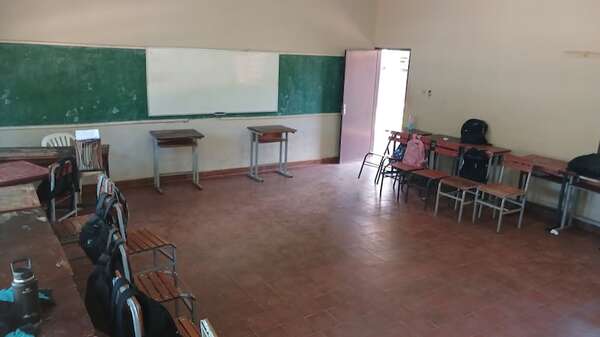 UIP se une al reclamo por la exclusión de la industria nacional en llamado de Itaipú para muebles escolares - Economía - ABC Color