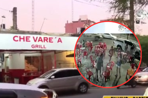 Trabajadores y clientes evitan asalto en local de comida rápida - SNT