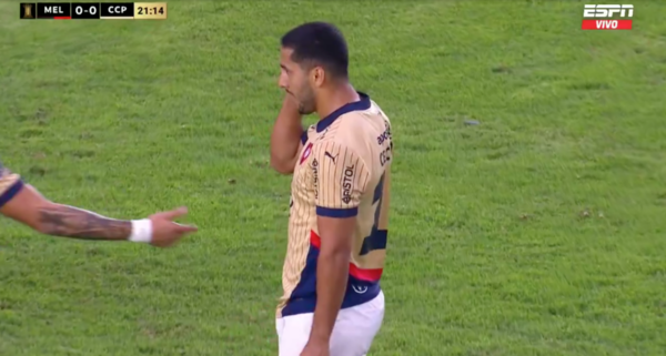 Versus / ¿Mérito del golero o error del pateador? El penal desperdiciado por Cecilio
