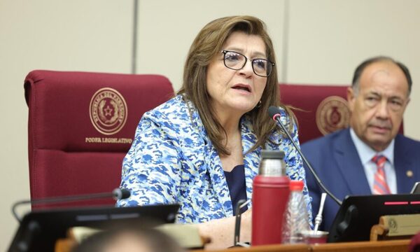 Blanca Ovelar repudia censura a directores que denuncien fallas de Hambre Cero