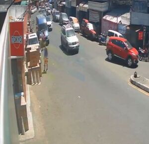 (Video) ¡Robó una heladera en el Mercado 4!