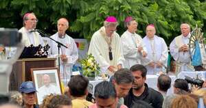 La Nación / El papa sigue estable y celebró en cama el inicio de la Cuaresma