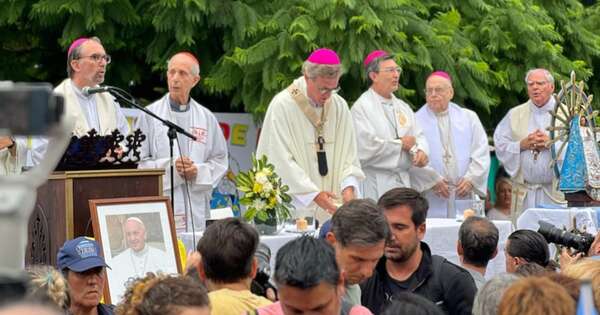 La Nación / El papa sigue estable y celebró en cama el inicio de la Cuaresma
