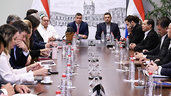 Peña presiona por crisis y ministros culpan de falencias al electoralismo