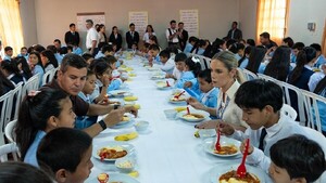 Alertan que servir almuerzo a las 10:00 no es lo ideal
