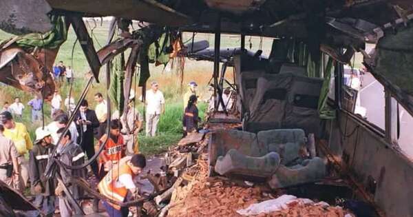 La Nación / Polvo de ladrillos y sangre: 25 años de un accidente que enlutó a decenas de familias