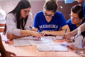 Unos 15.000 brasileños estudian medicina en universidades privadas de Alto Paraná - La Clave