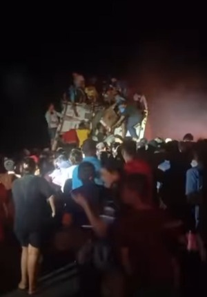 Saquean camión cargado de carne que volcó en Tacuatí - Unicanal